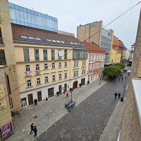 In Heart Of Old Town With Balcony Bratislava