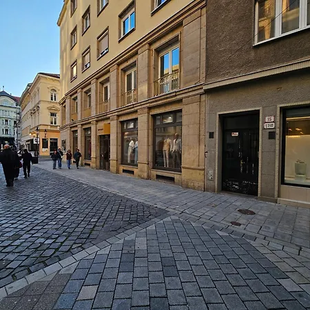 In Heart Of Old Town With Balcony Apartment